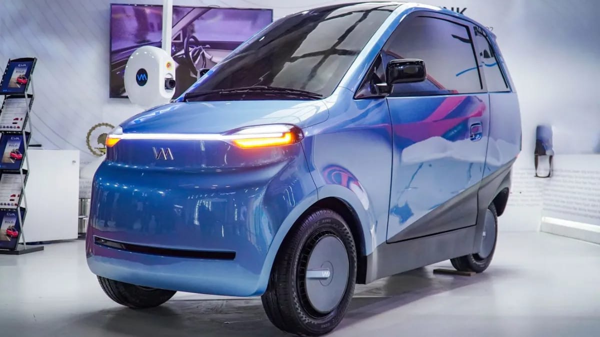 Solar Car Eva: धूप से चलने वाली कार आई 0.5 पैसे में चलेगी 20KM चार्जिंग की झंझट खत्म