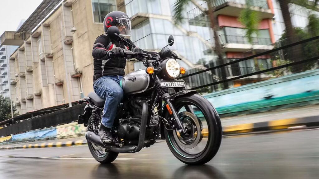 Royal Enfield Hunter 350: सिर्फ ₹1.50 लाख में दमदार लुक्स 130kmpl स्पीड और यूएसबी चार्जर जैसी खूबियाँ हंटर का न्यू मॉडल लॉन्च