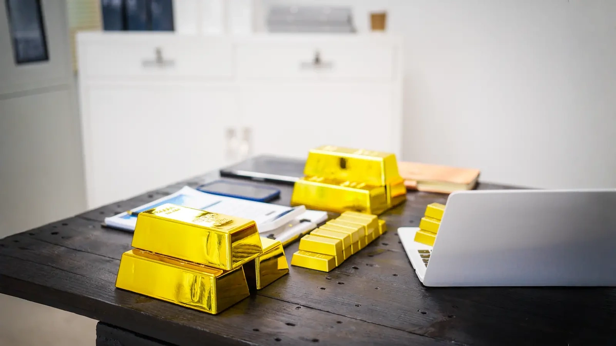 The Fed's Fingerprints on Gold Prices